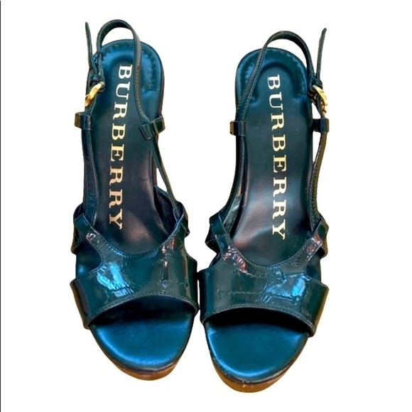 Burberry Chunky Sandal Heels size 7 one heel has big chip. - Picture 1 of 9